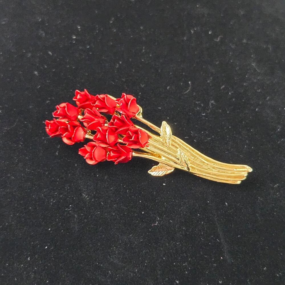 Vintage Avon DM 97 Gold Tone Red Rose Bouquet Brooch Pin - Signed
